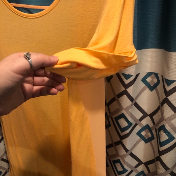 High-Low Mesh Back Top - Picture 3 of 5